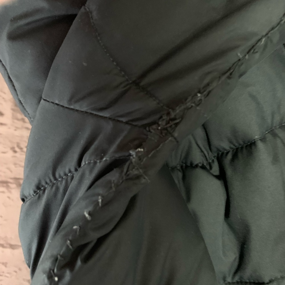 15. Hollister Black Winter Puffer  Jacket Size Large Hooded - Picture 15 of 16